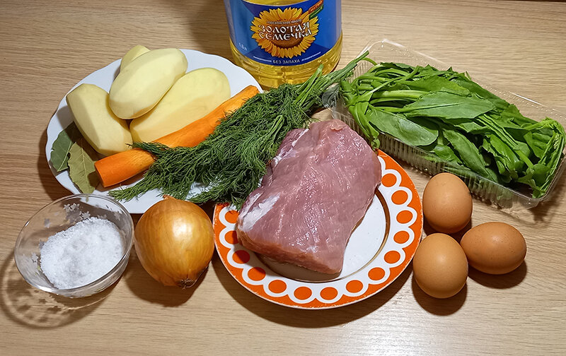 Необходимые продукты для приготовления щавелевого супа.