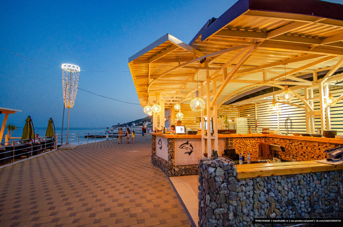 Проект Восточной набережной в Алуште. Алушта вечерняя набережная фото. КБ В Крыму.