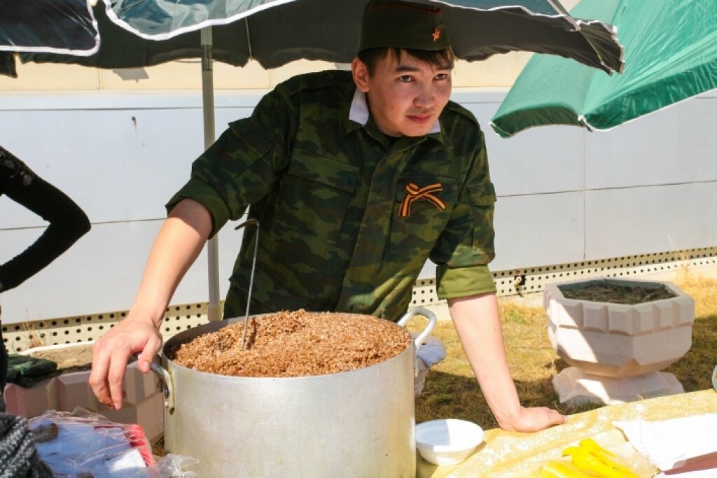 Армейская каша с полевой кухни