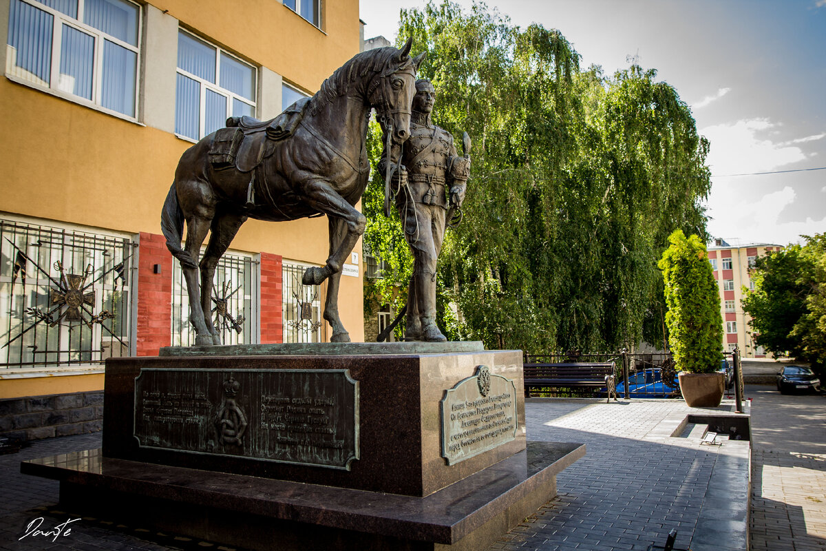Памятник Александрийским гусарам