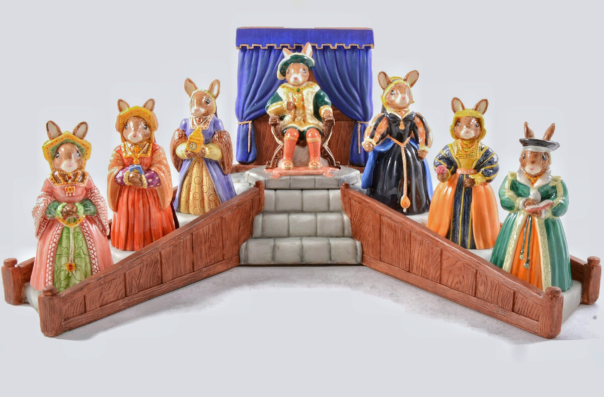 ������������� ����� "������ VIII � ��� ����". Royal Doulton Bunnykins. 2-� �������� �� ����. ������ ����� 9-11 ��. https://ru.bidspirit.com/