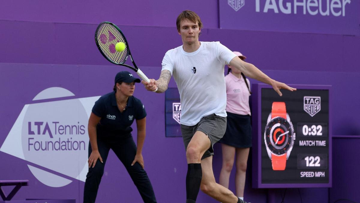    Теннисист Александр Бублик:ADRIAN DENNIS/AFP via Getty Images