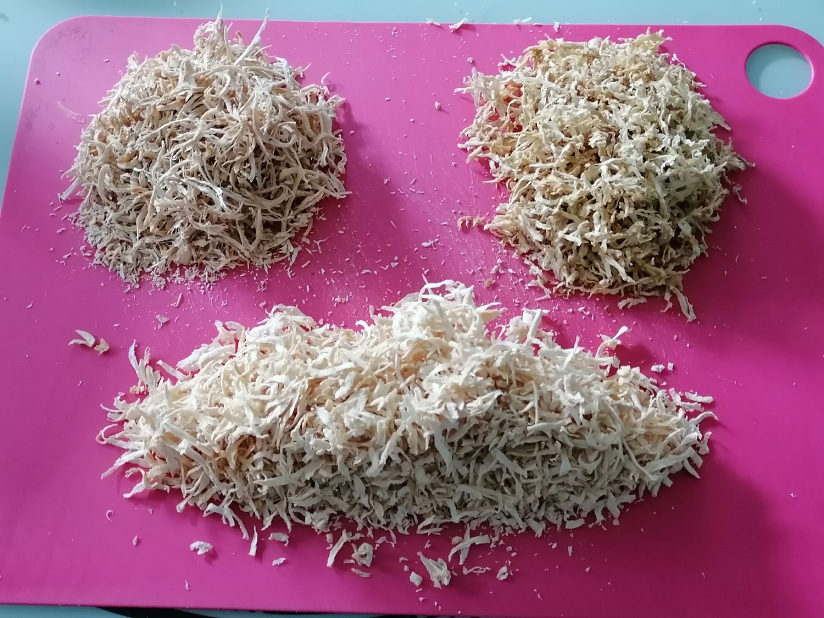 Высушенные белые коренья 