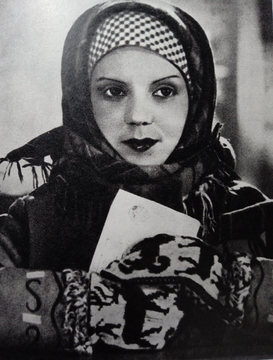 Главную роль сыграла супруга режиссера