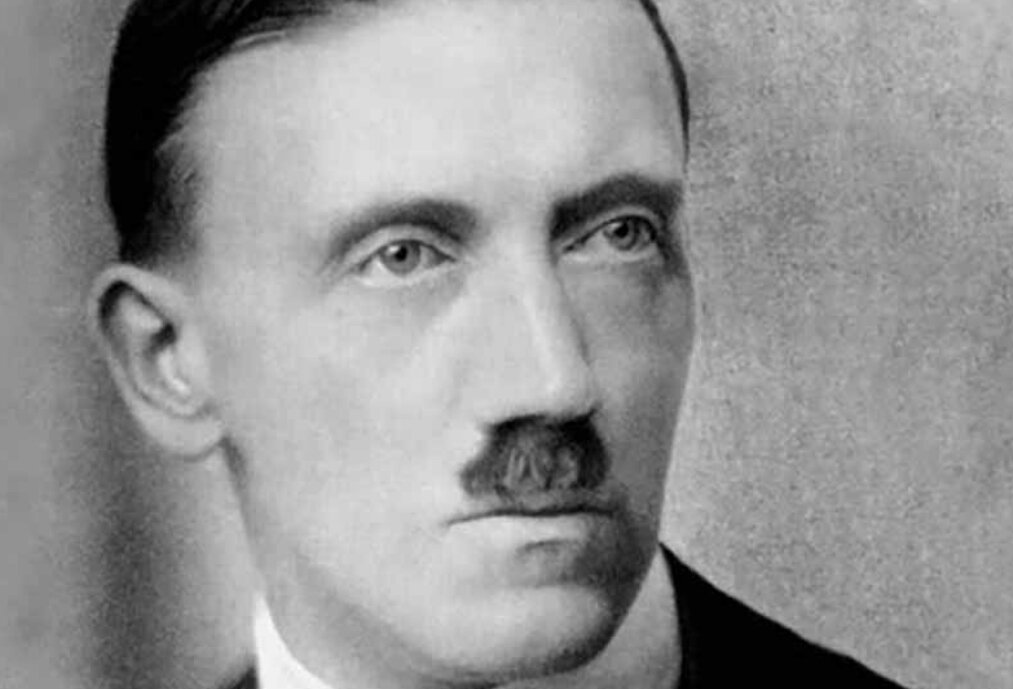 Адольф Гитлер 