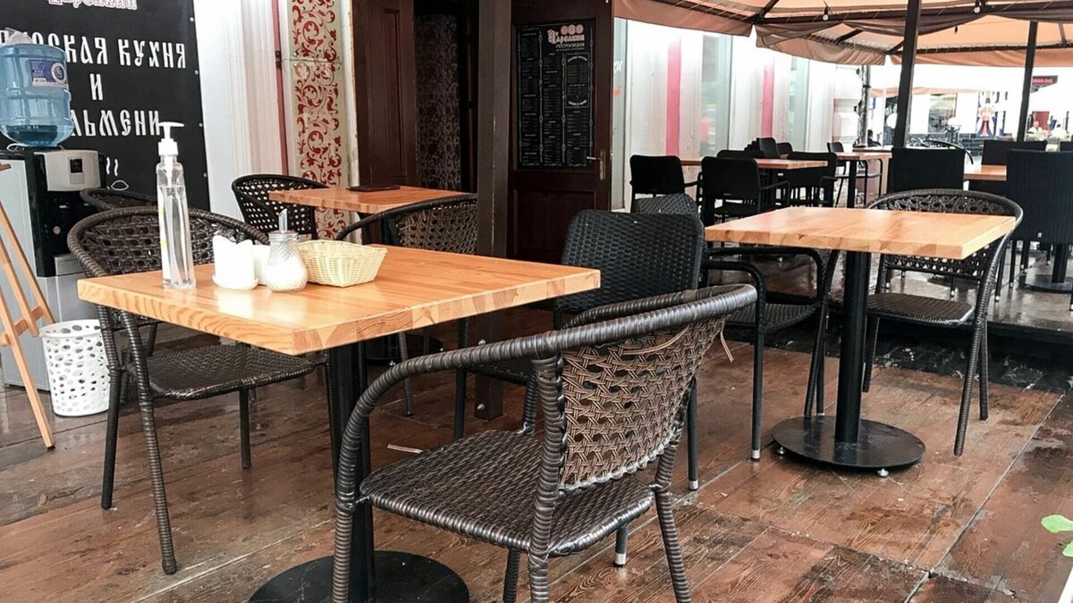     Владельца кафе в поселке Иноземцево привлекли к ответственности из-за того, что он незаконно ставил музыку, нарушая авторские права, сообщает Железноводский городской суд.