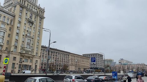 В саду Аквариум и на Триумфальной площади. Прогулка по Москве.