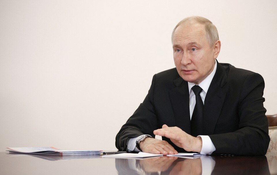     Владимир Путин  REUTERS