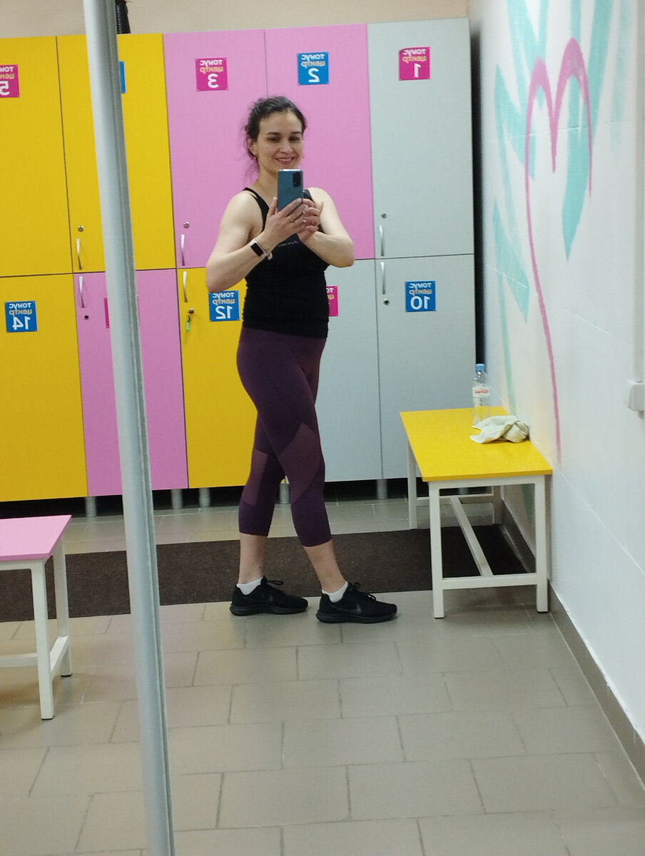 Это январь 2022. Талия уменьшилась на 5 см. Всего лишь изменилось питание. Здесь ничего не скрыто, есть над чем работать. 