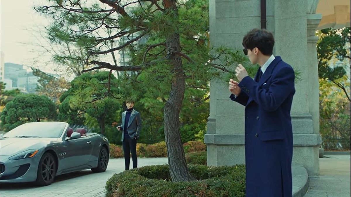 Кадр из фильма «Токкэби» (2016-2017)