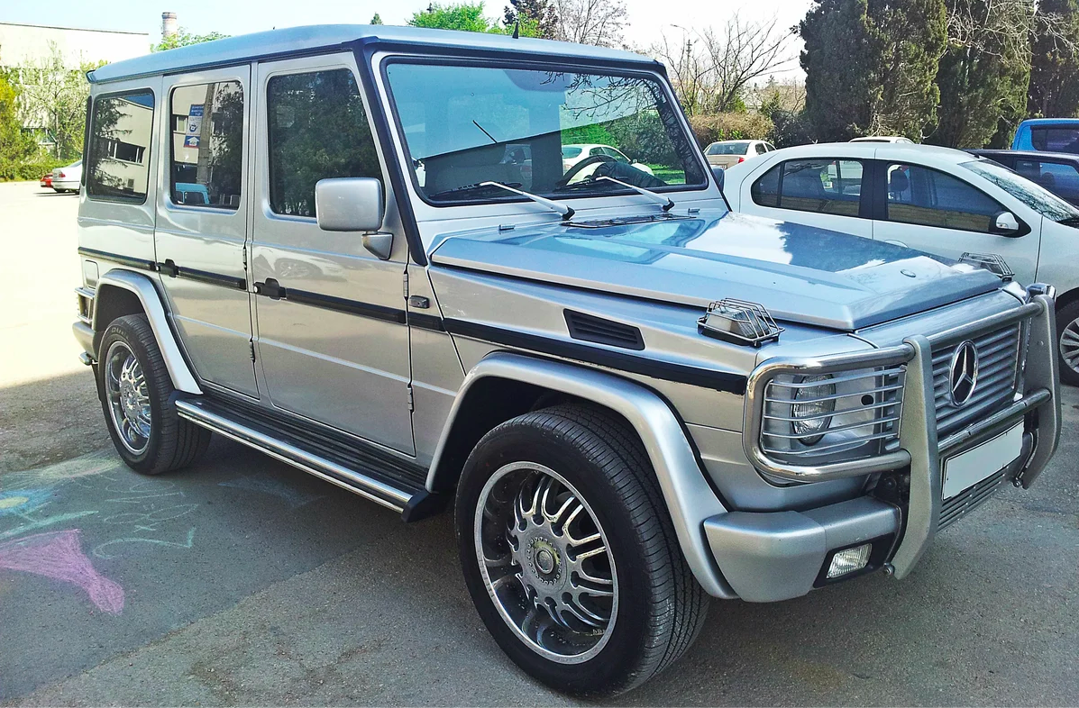 Продажа гелик. Mercedes-Benz g-class 463. Mercedes-Benz g-class 2000. Mercedes-Benz g class 2000s. Серебристый Мерседес g class.