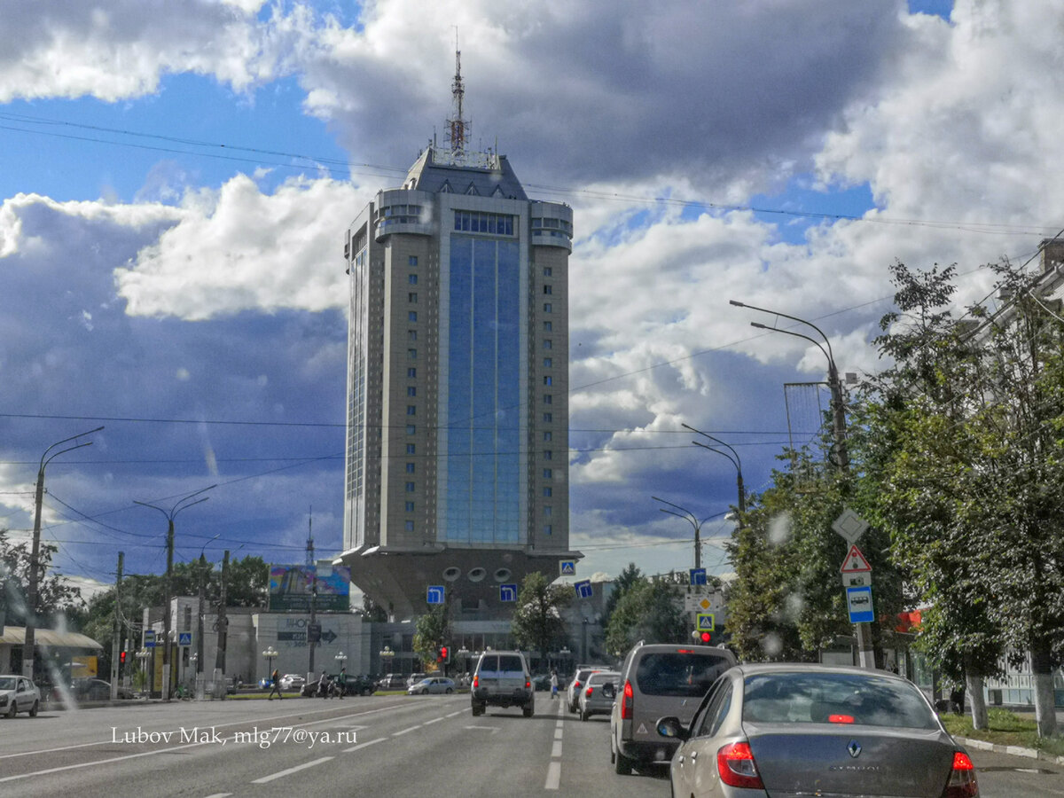 Впервые в Твери побывала почти 20 лет назад и меня город очаровал-чем-то  Тверь немного напоминала Петербург, ее так и  называют " Тверь- мини-версия Петербурга".-16