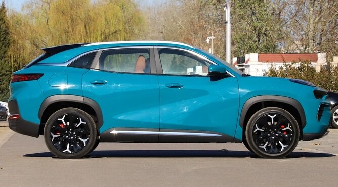 На фото: электрический кроссовер Chery Big Ant (eQ5)