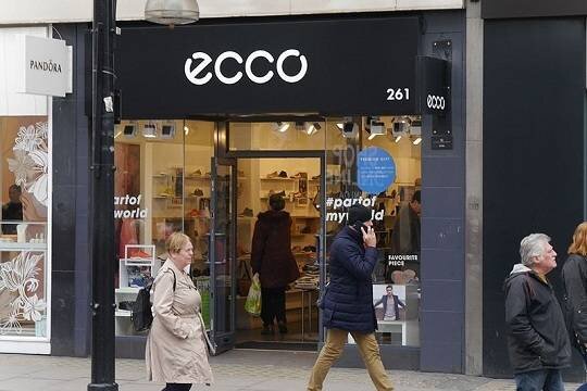    Крупнейшие ретейлеры объявили бойкот бренду ECCO за продолжение работы в России