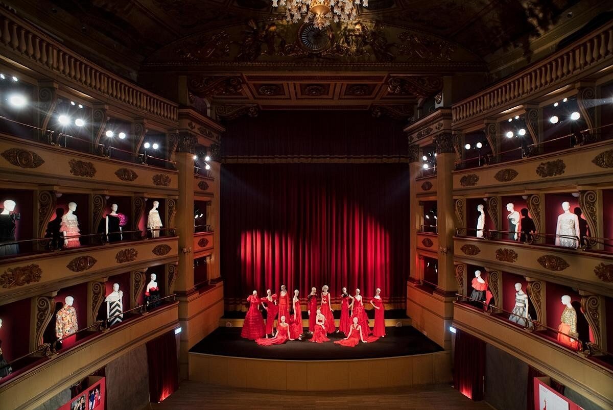 Выставка Valentino в Teatro Sociale 
