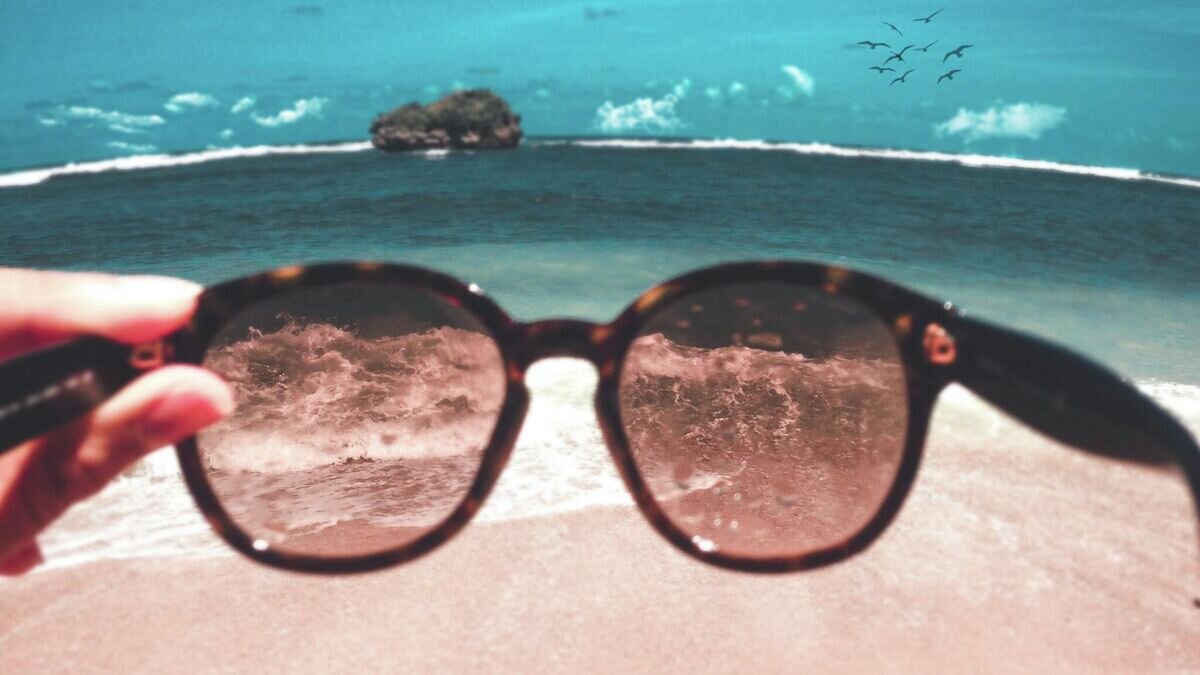    Солнцезащитные очки© Фото : Pexels/Ajeng Angistya