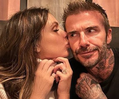     «Поцелуйчики от Дэвида»: Виктория Бекхэм сняла полуголого мужа на курорте в Италии