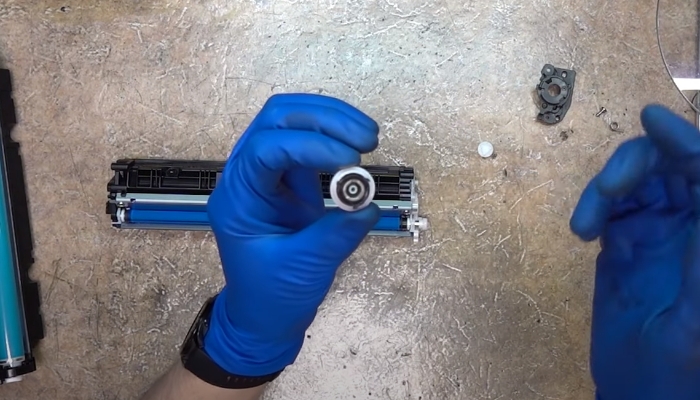 Фото 56. Так чистим уплотнитель