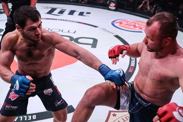 Победа над Александром Шлеменко пока остается для Анатолия Токова самой значимой за всю карьеру. Но этот успех вполне сможет затмить завоевание чемпионского титула. Источник: sherdog.com