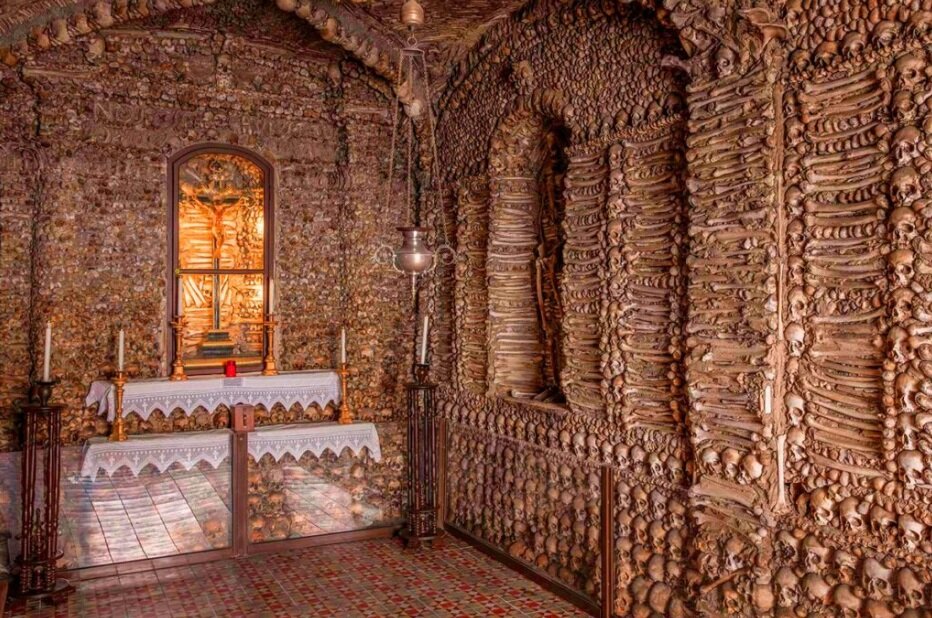 Часовни из костей