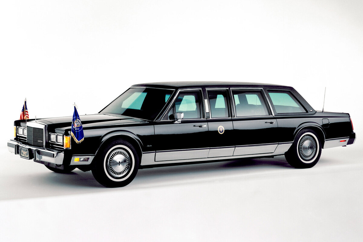 Lincoln Town car Limousine