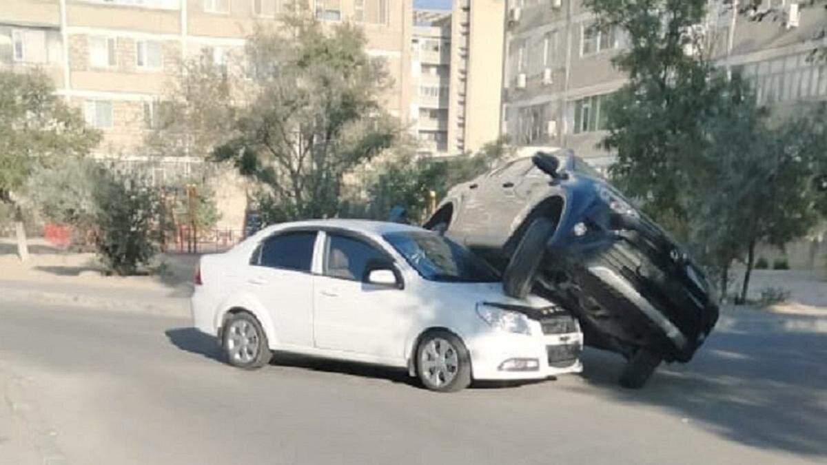    ДТП в Актау:очевидца/lada.kz