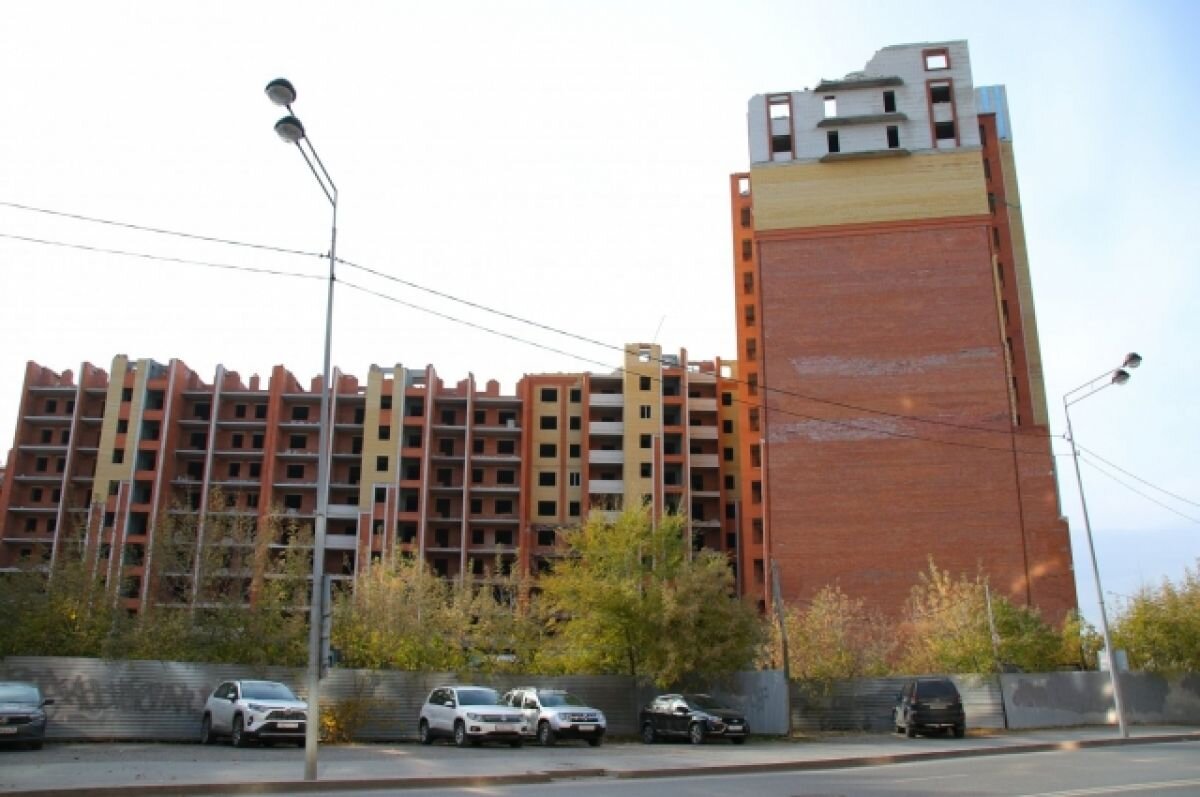    В Тюмени приостановили работу по сносу долгостроя на ул. Герцена