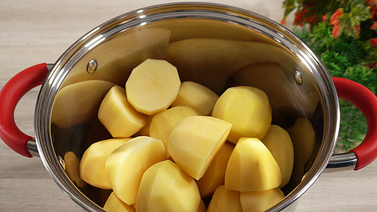 Отварная картошка, запеченная с сыром в духовке