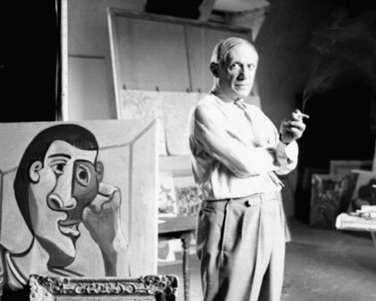 1 Пикассо в своей студии. Париж 1944 https://www.pablo-ruiz-picasso.net/images/photo2/201.jpg