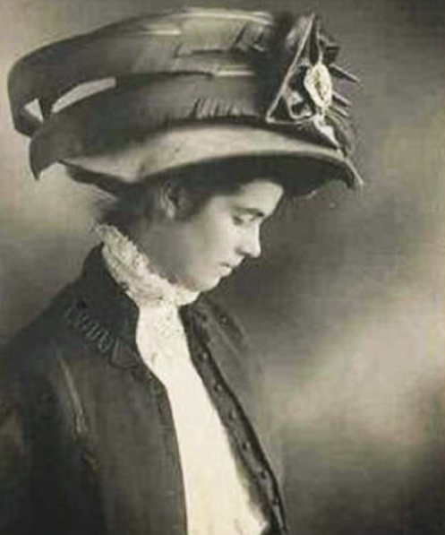 Эллен Сэдлер после пробуждения