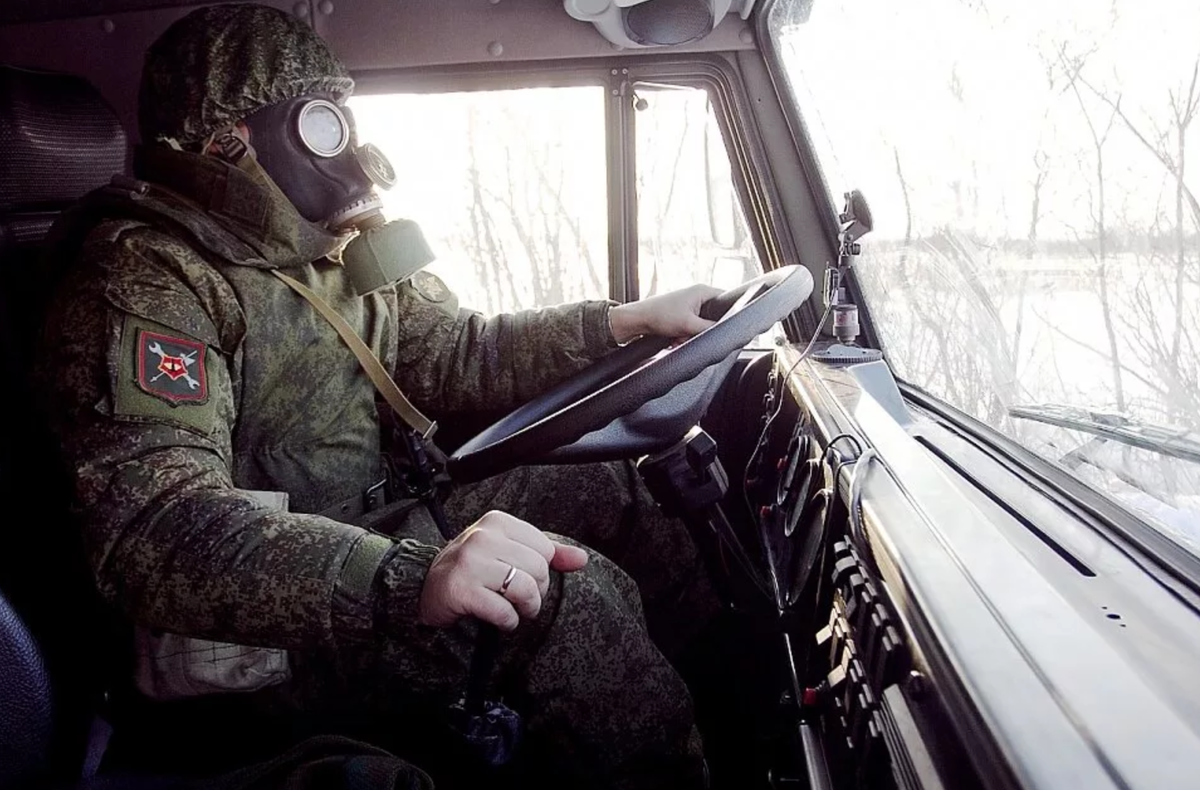 Водитель военной машины