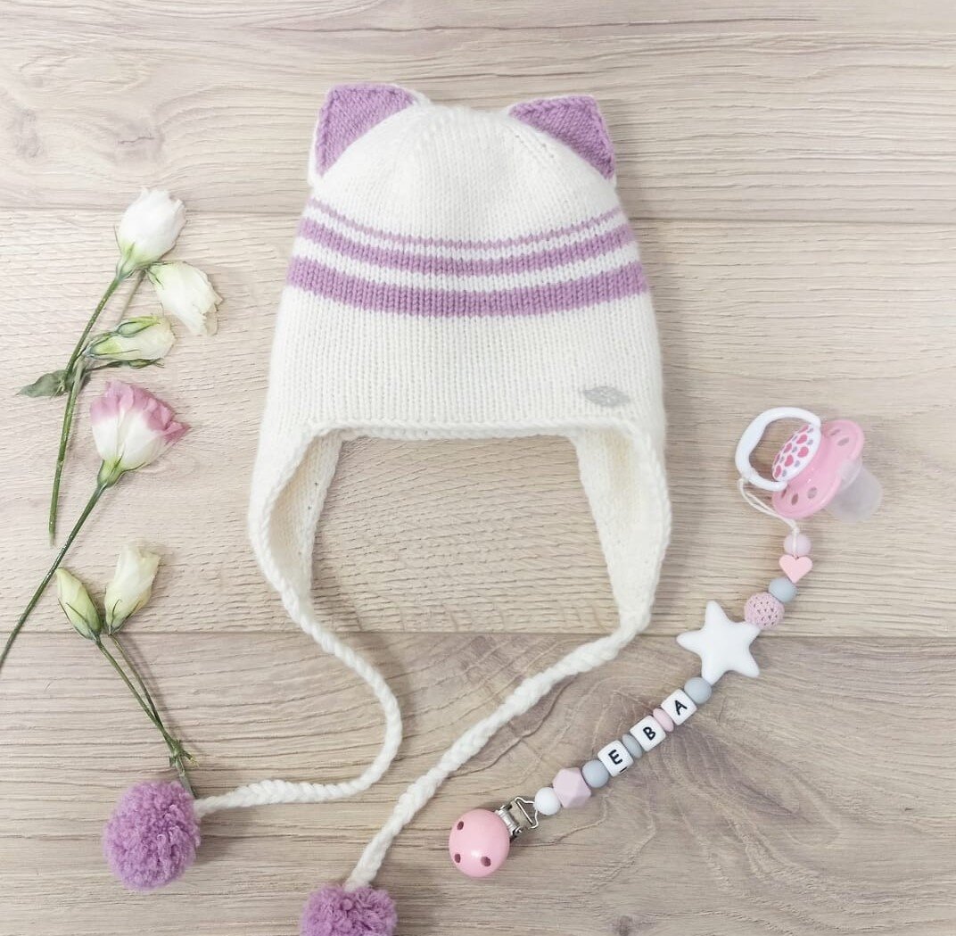 Вот эту шапку связал за 1200 рублей, пряжа входит в стоимость.