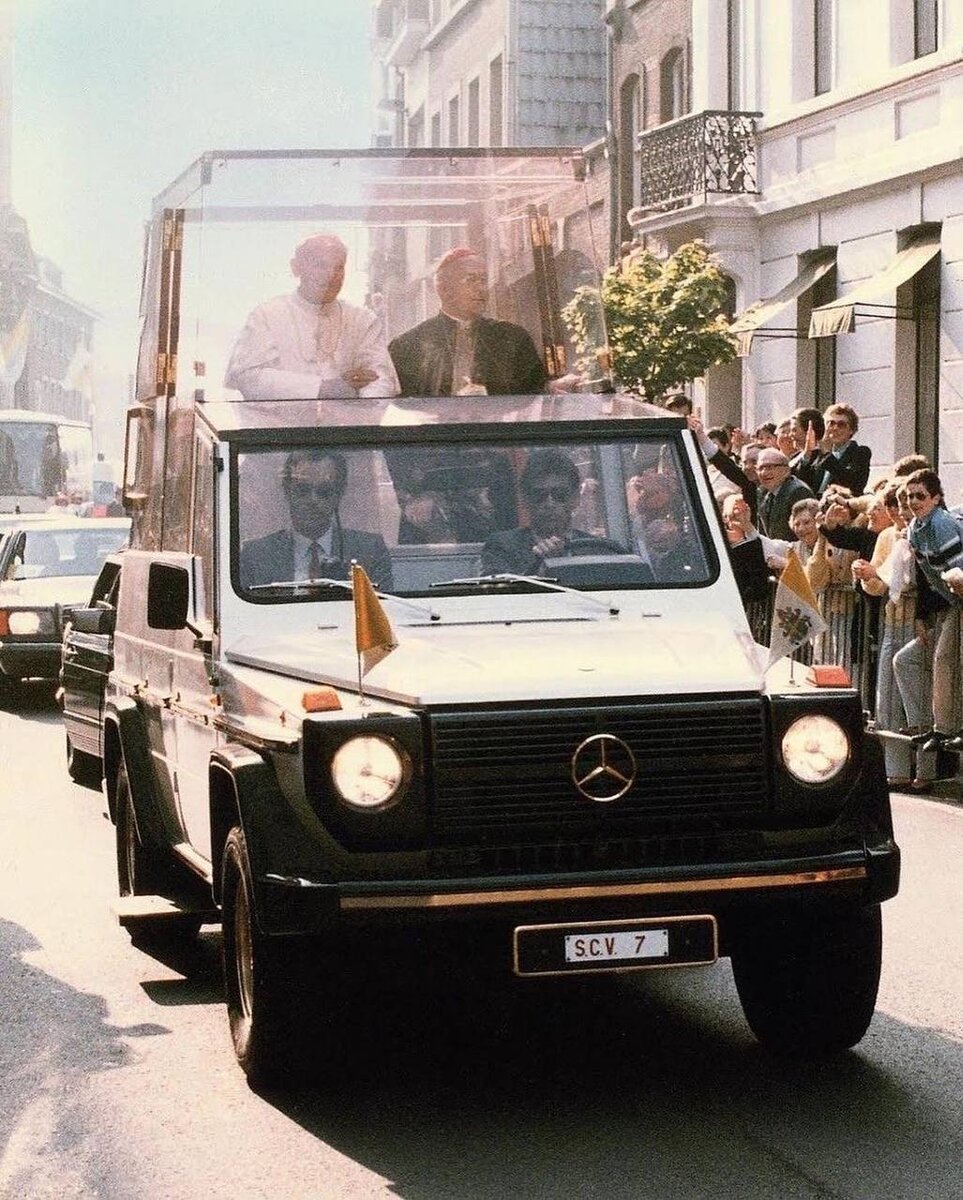 Mercedes-Benz G-Wagon Папы Римского, более известного как «Папомобиль» (1980)