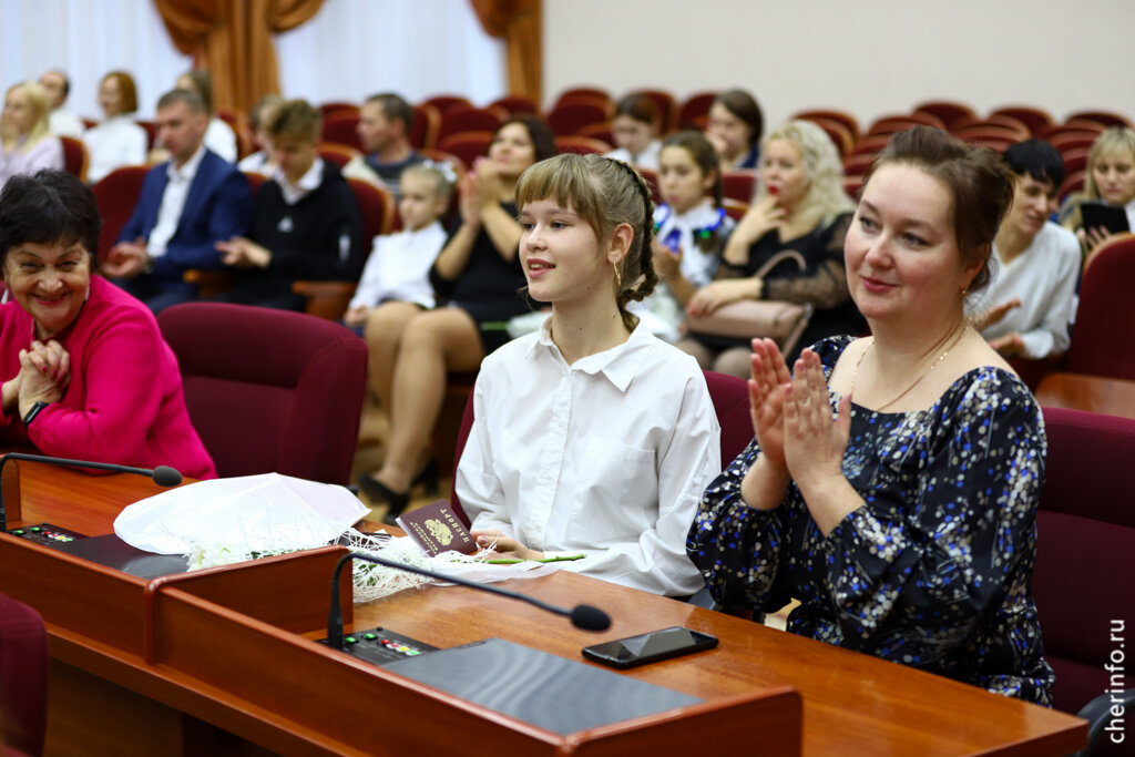    Торжественная церемония прошла в мэрии.