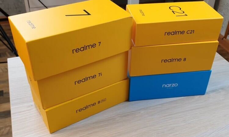    realme разрослась до такой степени, что у нее появился собственный суббренд — NARZO. Его вы узнаете по синей коробке