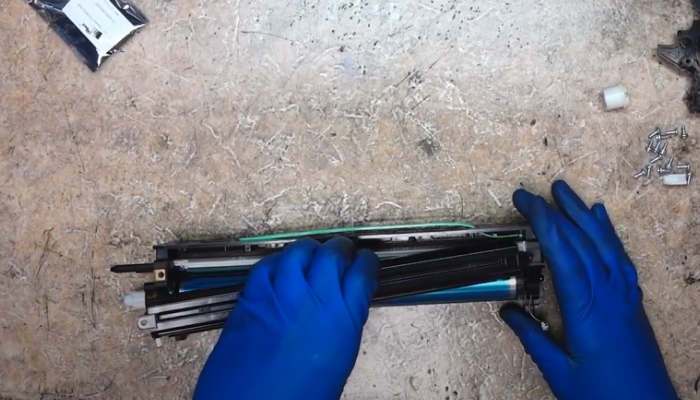 Фото 119. Устанавливаем боковую крышку