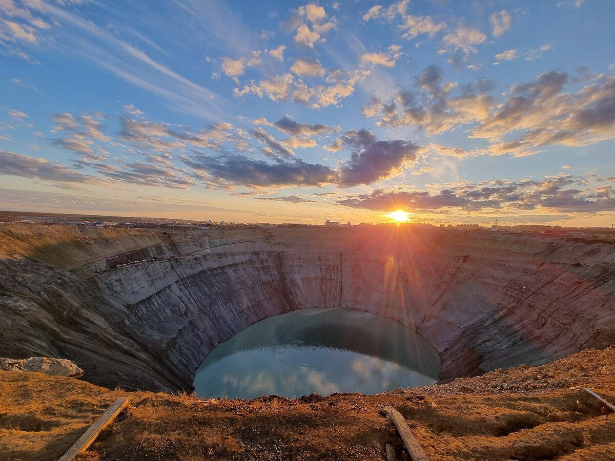 Кимберлитовая трубка мир фото