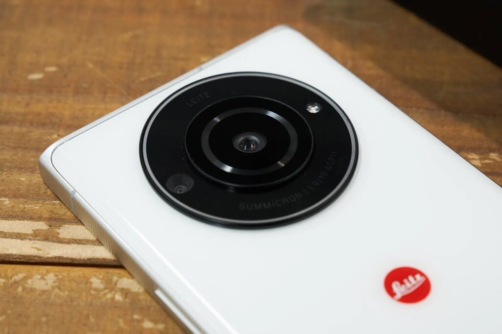 Камера Leica Leitz Phone 2