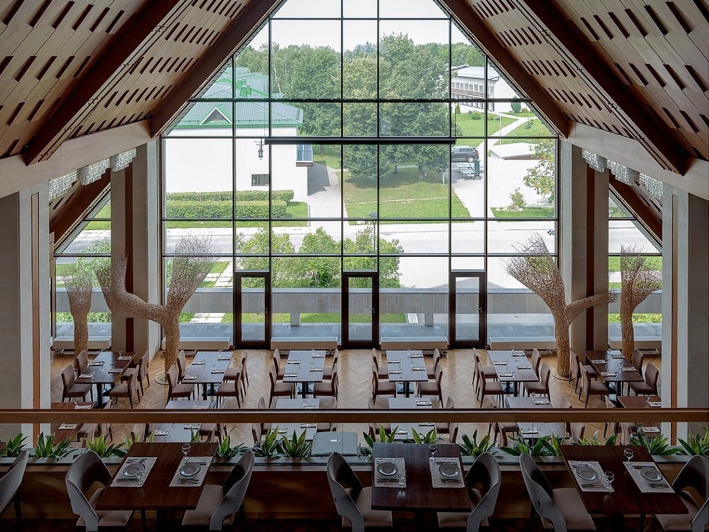 Фото: Кристина Никишина; источник: Elle Decoration (https://www.elledecoration.ru/interior/hotels-restaurants/turisticheskii-kompleks-v-suzdale-id6834929/)