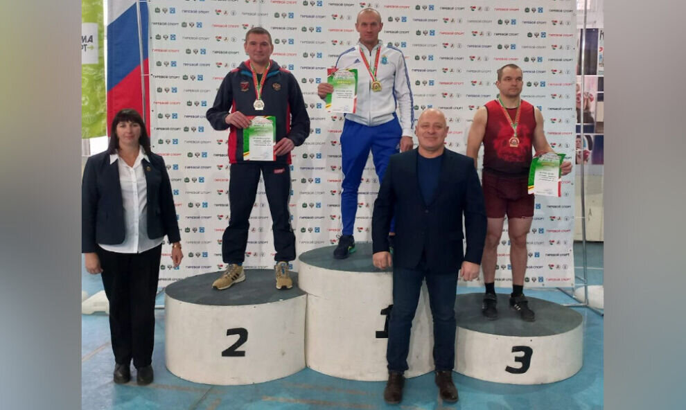    Ямальские гиревики завоевали 4 золотые медали на всероссийском турнире