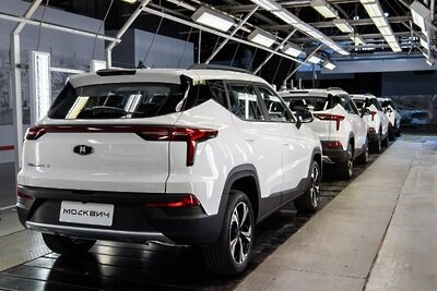    Автомобили «Москвич 3» JAC JS4 на заводе ©М. Мишина Пресс-служба мэра и правительства Москвы