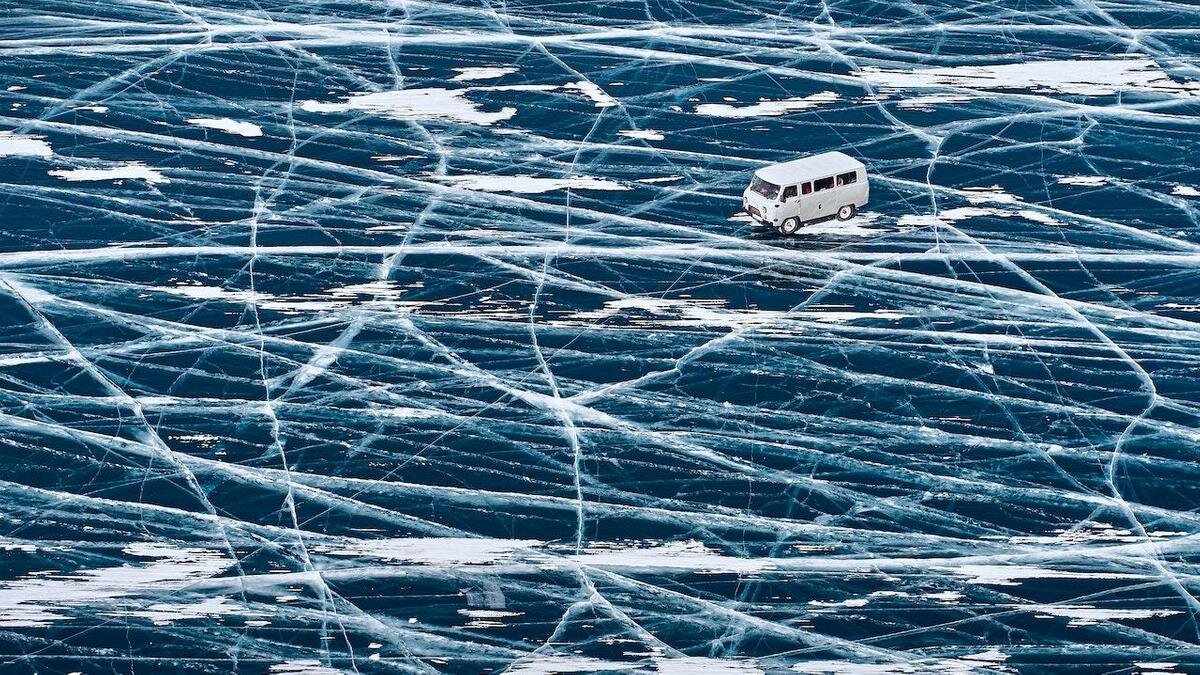   Машина на льду:pexels.com