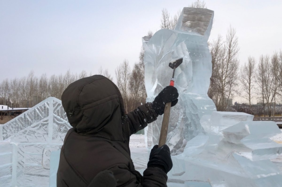    На территории городка появится ледяной лабиринт и семь ледяных горок разной высоты и протяжённости.