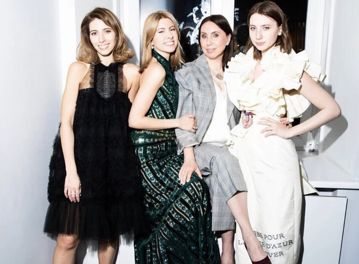 Ирина Меладзе экс-супруга Валерия Меладзе с дочерьми. Фото: соцсети Ирины Меладзе