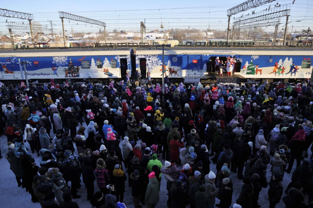    Поезд Деда Мороза приехал в Орск Елена Шкатова