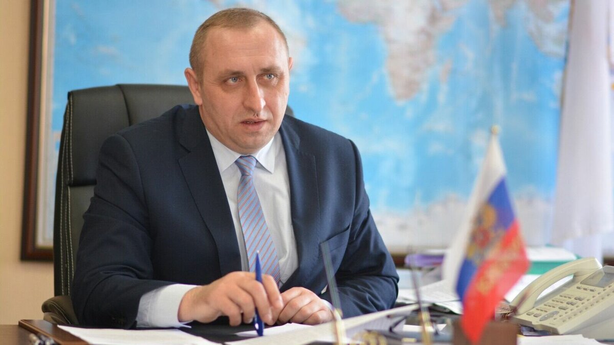     Богородский городской суд 9 декабря продлил домашний арест экс-главе района Александру Сочневу. Мера пресечения будет действовать до 22 мая 2023 года. Об этом сообщается в Telegram-канале Богородск 24.