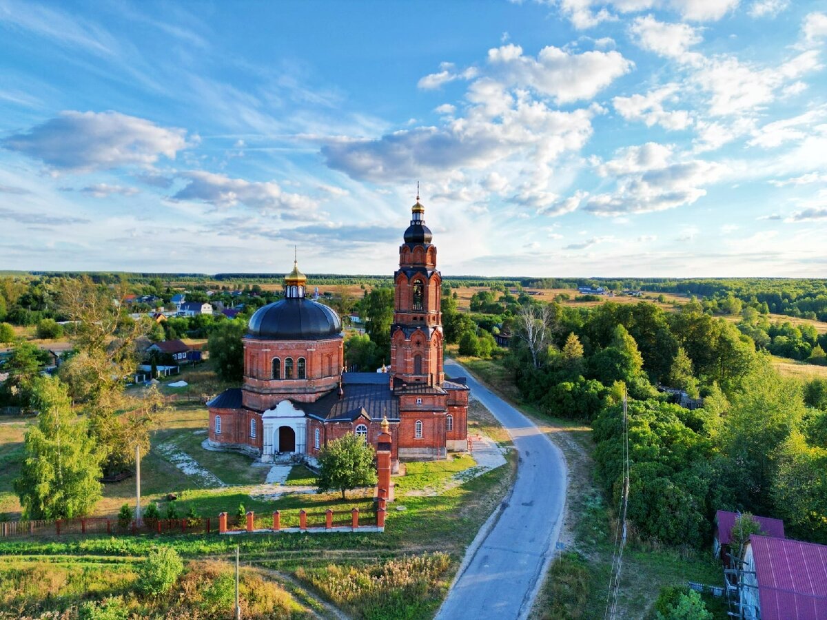Улица Центральная ,Церковь Воздвижения Креста Господня 