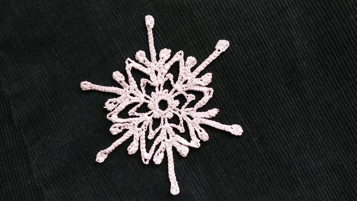 Снежинка крючком
