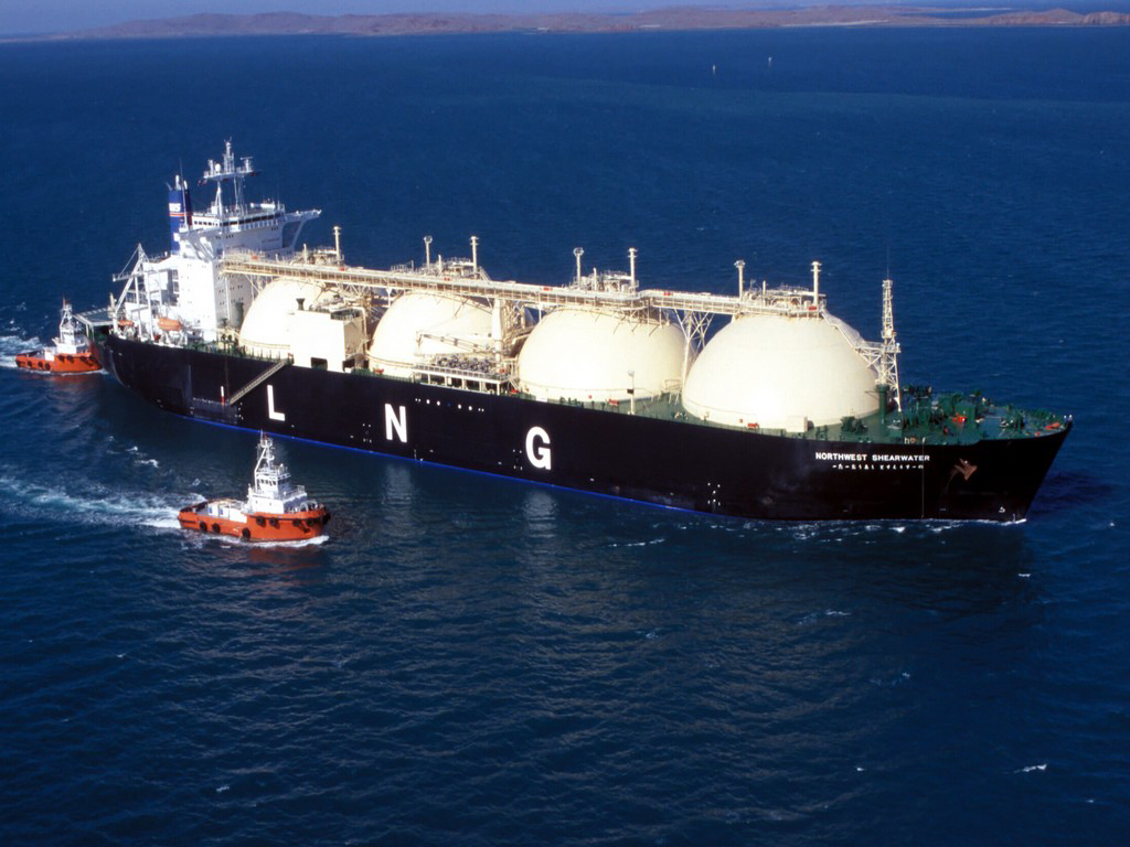 Спг в европе. Танкер СПГ США. LNG (liquefied natural Gas Carrier) судно. Танкер газовоз СПГ. Сжиженный ГАЗ танкер.