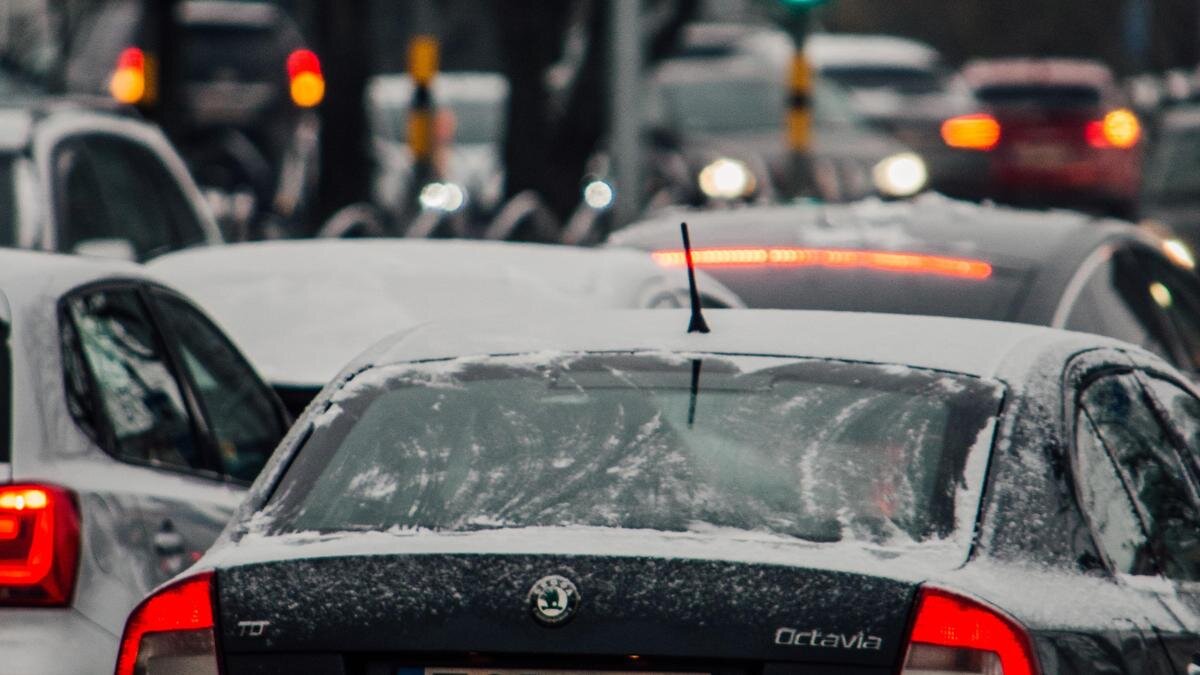    Автомобили зимой:pexels.com